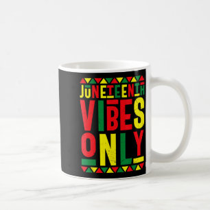 Mug vibrations de la fête de la liberté seulement fier