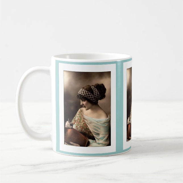 Mug Victorian woman hair up in beads (Gauche)