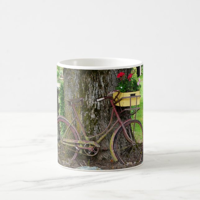 Mug Vieille bicyclette antique avec le panier de fleur (Centre)