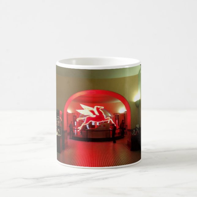 Mug Vieille magnolia Pegasus dans le vieux lobby rouge (Centre)