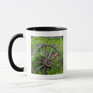 Mug Vieille roue de chariot dans la vieille ville auri