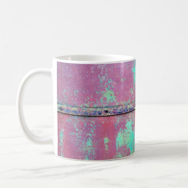 Mug Vieux mur peint en vert avec une texture rouille.  (Gauche)