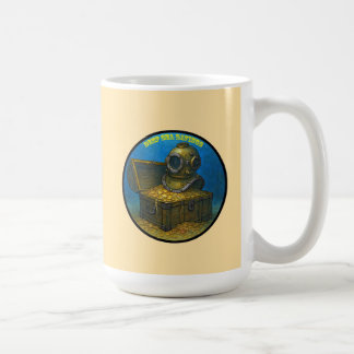 Mug Vintage Diving Helmet on a Treasure Chest URM