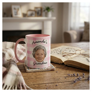 Mug Visage de grand-mère personnalisé sur fond à carre