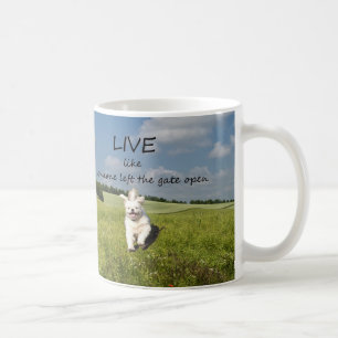 Mug "Vivant comme quelqu'un a laissé à la porte" la
