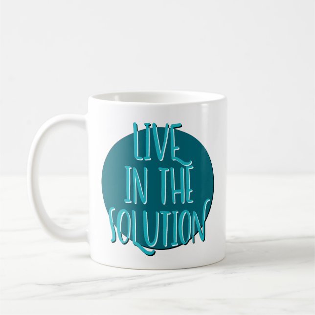 Mug Vivre dans le slogan de récupération de la solutio (Gauche)