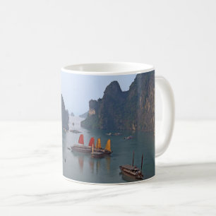 Mug Voiliers dans la baie d'Halong - Vietnam, Asie
