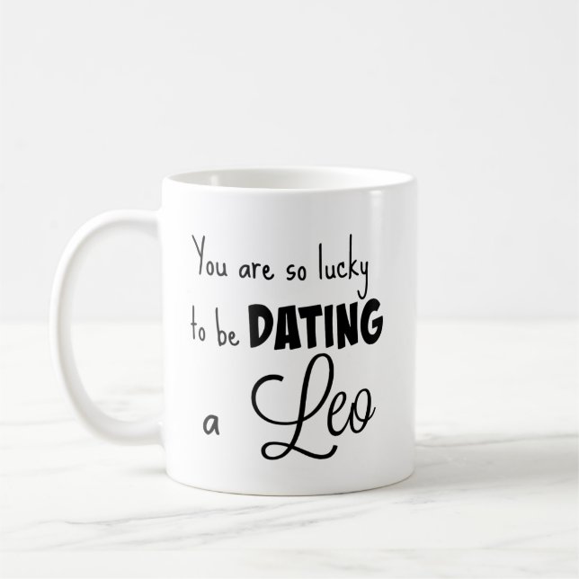 Mug Vous êtes si chanceux dater un Lion (Gauche)
