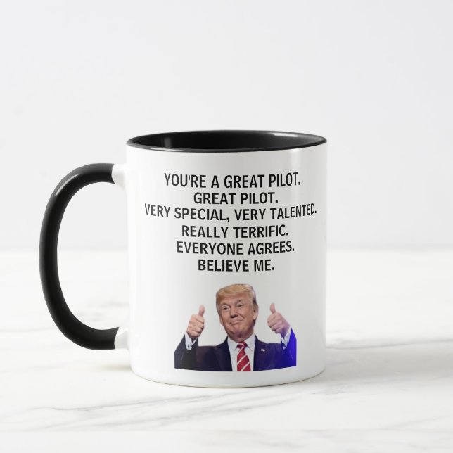 Mug Vous êtes vraiment un grand pilote, un Trump amusa (Gauche)