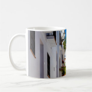 Mug Vue aérienne de la ville blanche Frigiliana par be