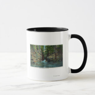 Mug Vue de bateau venant par la canalisation