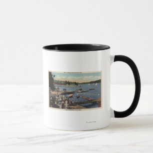 Mug Vue de l'atterrissage de bateau, baignant la