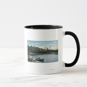 Mug Vue de l'atterrissage de bateau et de canoë de