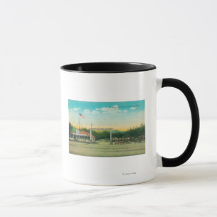 Mug Vue de l'entrée automatique de camp d'avenue