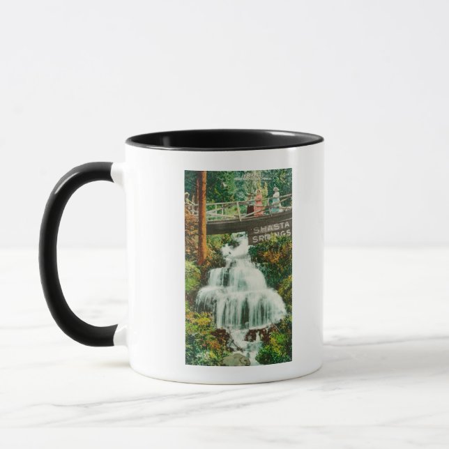 Mug Vue de Lower FallsShasta Springs, CA (Gauche)