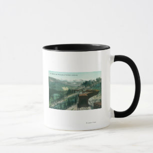Mug Vue des hangars de neige au-dessus des voies de