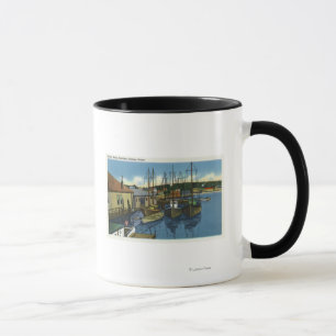 Mug Vue des voiliers accostés dans le port