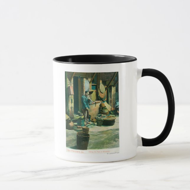 Mug Vue d'un homme qui fume de son tuyau (Droite)