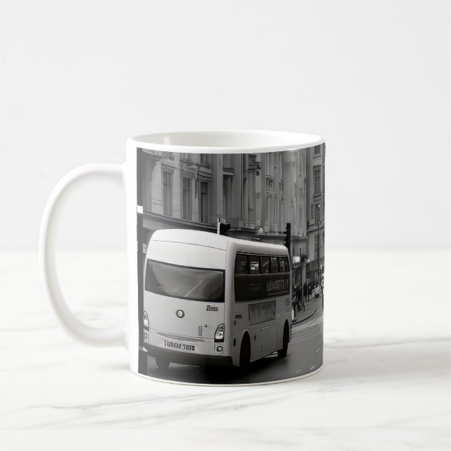 Mug Vue élégante sur rue (Gauche)