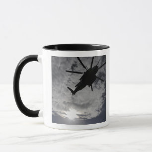 Mug Vue en angle faible d'un CH-53E