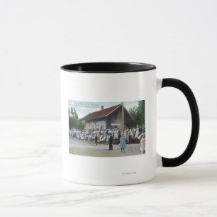 Mug Vue extérieure de gare sur la 4ème de