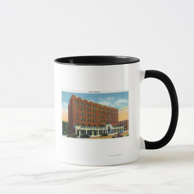 Mug Vue extérieure de l'hôtel Saranac (Droite)