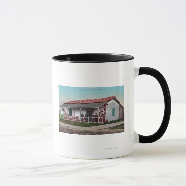 Mug Vue extérieure d'un ancien Adobe HomeVentura, CA (Droite)