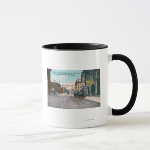 Mug Vue occidentale de Holly Street depuis le YMCA Bld