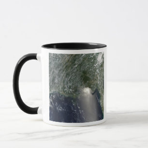 Mug Vue satellite d'une flaque d'huile