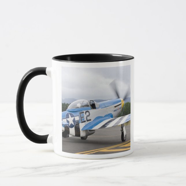 Mug Washington, Olympia, airshow. militaire (Gauche)