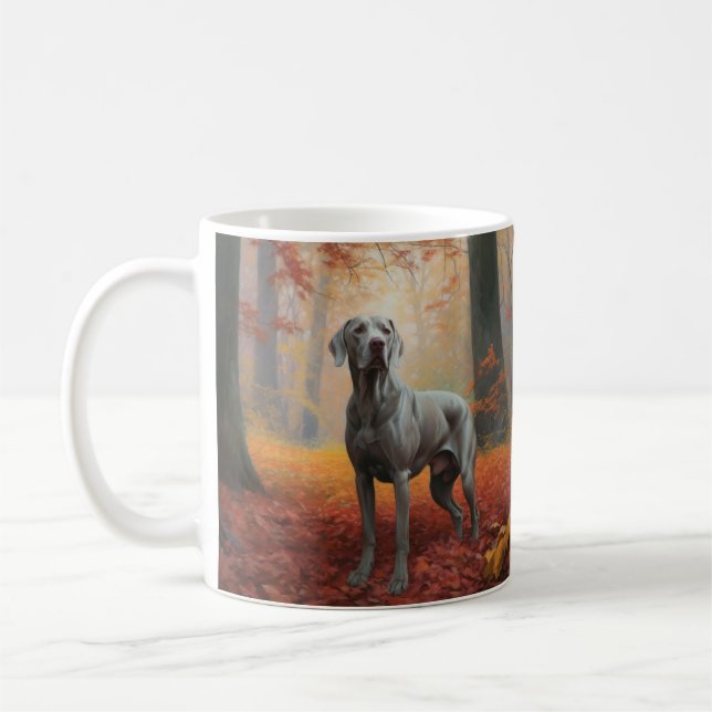 Mug Weimaraner dans les feuilles d'automne qui tombent (Gauche)