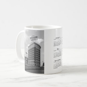 Mug Western Auto Curved Building 2025 Calendrier