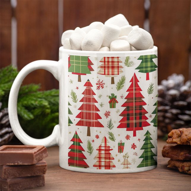 Mug Whimsical Christmas Trees on Plaid Pattern   (Créateur téléchargé)