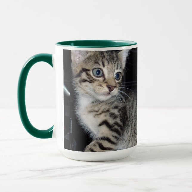 Mug "Whiskers of Trouble : The Mischievous Tabby Kitte (Gauche)