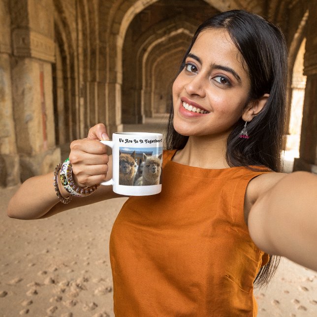 Mug White and Reddish Brown Curly Haired Alpaca Couple (Créateur téléchargé)