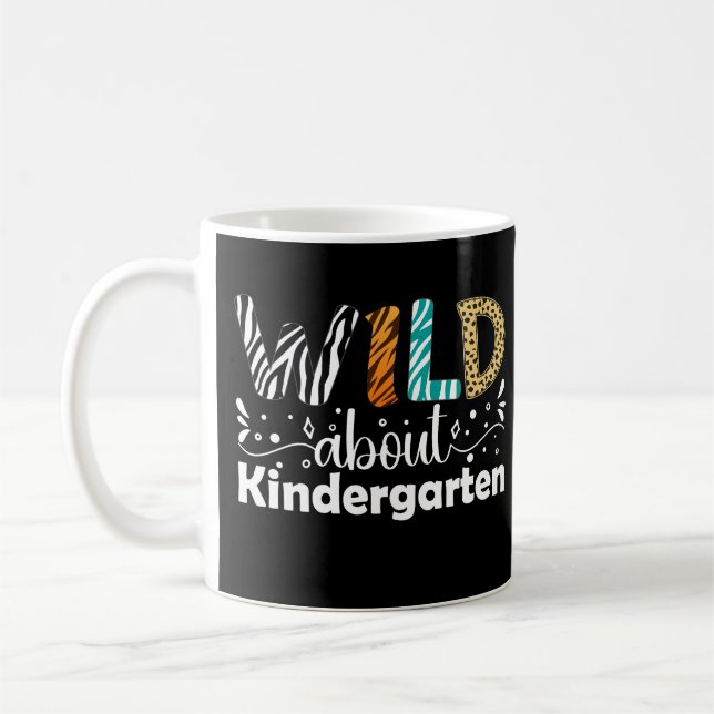 Mug Wild About Kindergarten Funny Teacher Students (Gauche)