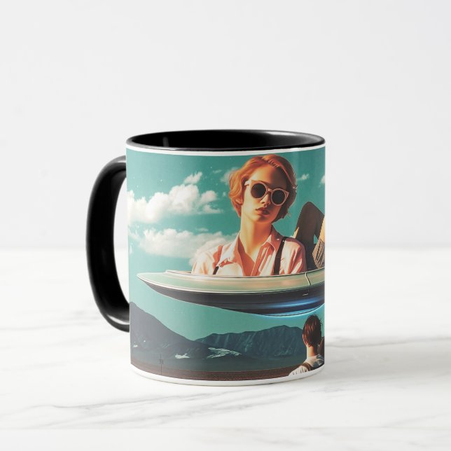 Mug Woman Relaxing on UFO in Desert (Devant gauche)
