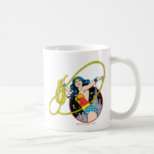Mug Wonder Woman avec l'Arrière - plan de la ville