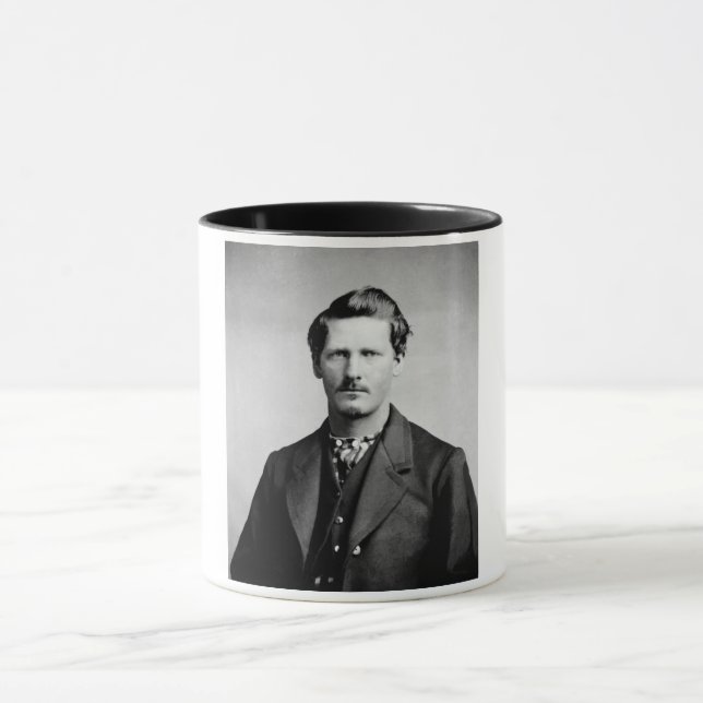 Mug Wyatt Earp : représentant de la loi, bagarreur, pr (Centre)