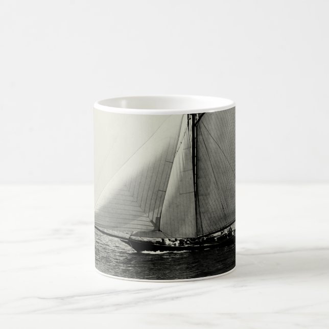 Mug Yacht de 1891 Américains en mer (Centre)