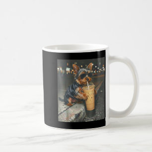 Mug Yorkie buvant du café glacé mème animal drôle chie