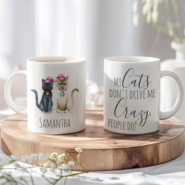 Mugs de Noël avec des chats mignons (Cat Christmas mugs watercolor snow shoe and black cat by Victoria Grigaliunas Do Tell A Belle)