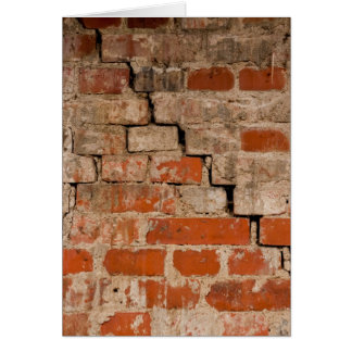 Mur de briques criqué