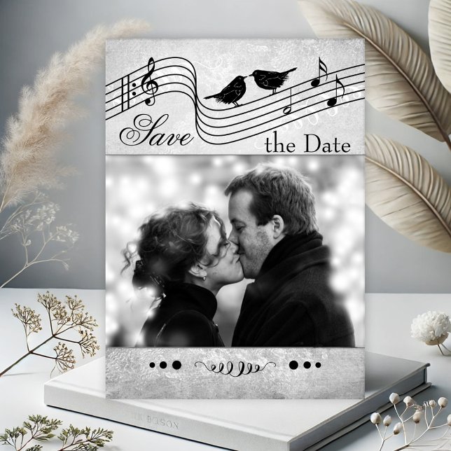 Musique Photo à thème Enregistrer la carte Date (Photo Save the Date card with a music themed design in black and white with musical notes and birds)
