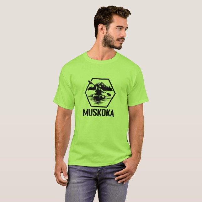 Muskoka Ontario Kayaker - T-shirt de base pour hom (Devant entier)