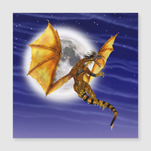 Mythe fantastique de dragon doré ciel violet
