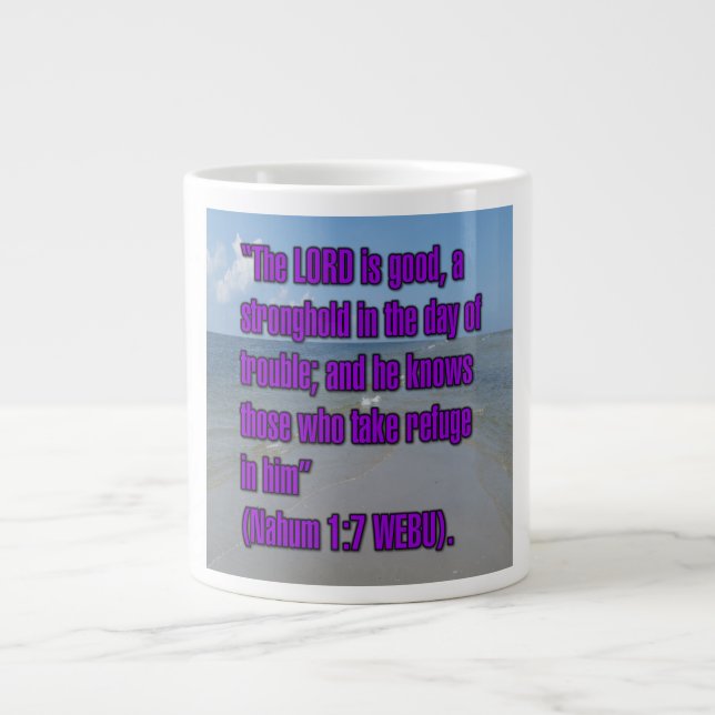Nahum 1:7 WEBU Mug (Devant)