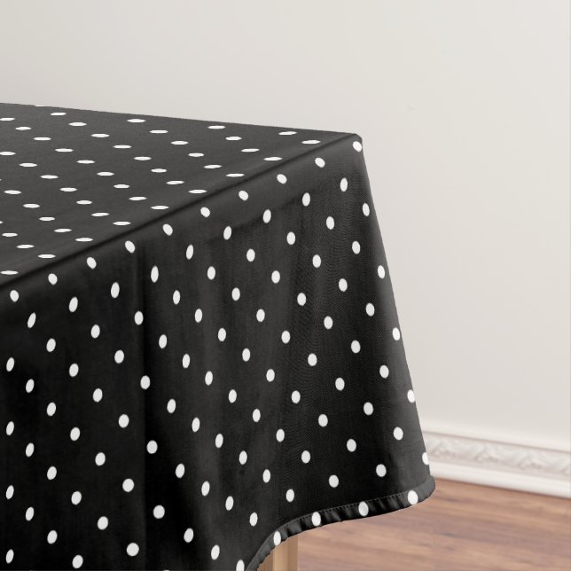 Nappe à pois noirs pour fête d'anniversaire (In Situ)