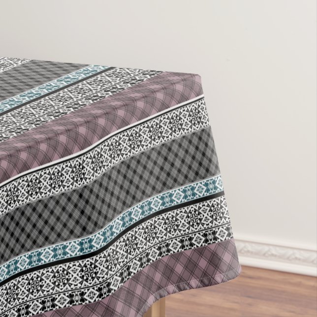 Nappe Black and white brown patchwork lace (In Situ)