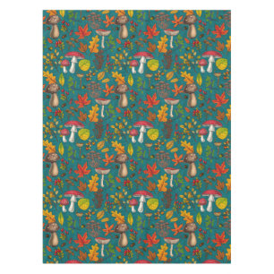 Nappe Champignons d'automne, feuilles, noix et baies sur